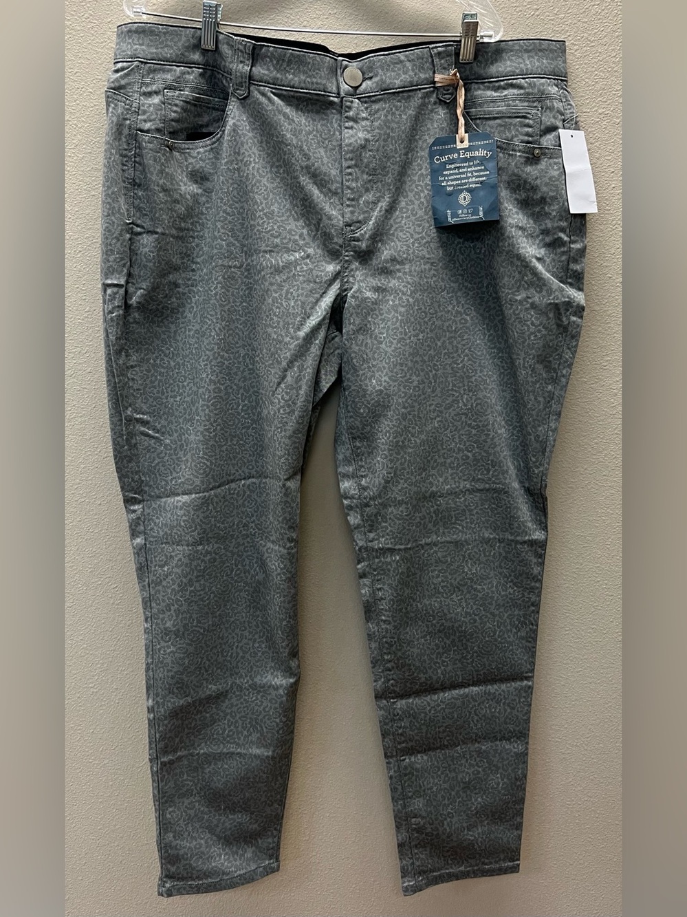 Democracy 22W New/Tags Gray Patterned Chinos
